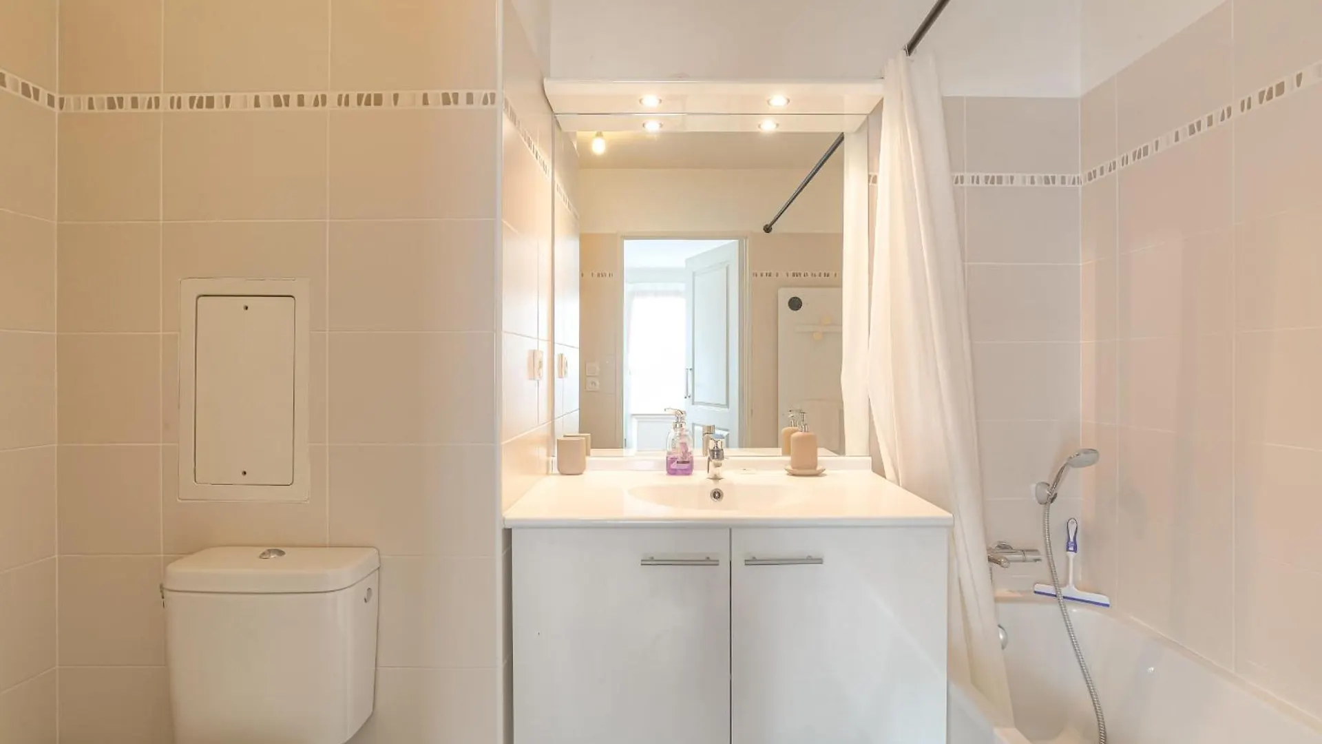 Apartamento Cosy Avec Parking Proche Brotteaux Lyon 0*,  Francia
